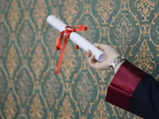 Certificat de conformité aux normes bancaires et fiscales en vigueur